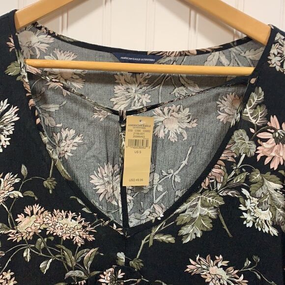 American Eagle NWT floral dress - Picture 2 of 5